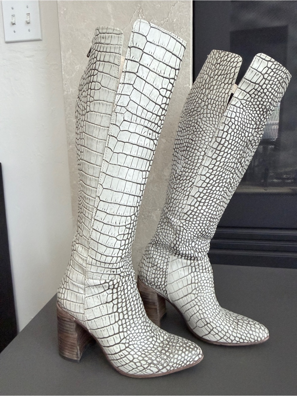 FREEBIRD Jasper White Croc Embossed Leather Tall Boots Size 8